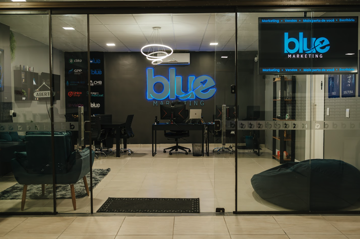 Fachada do escritório da Blue Marketing